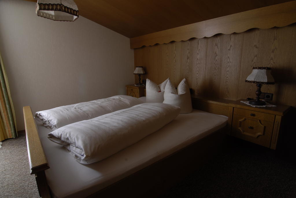 Gaestehaus Troppmair Финкенберг Стая снимка