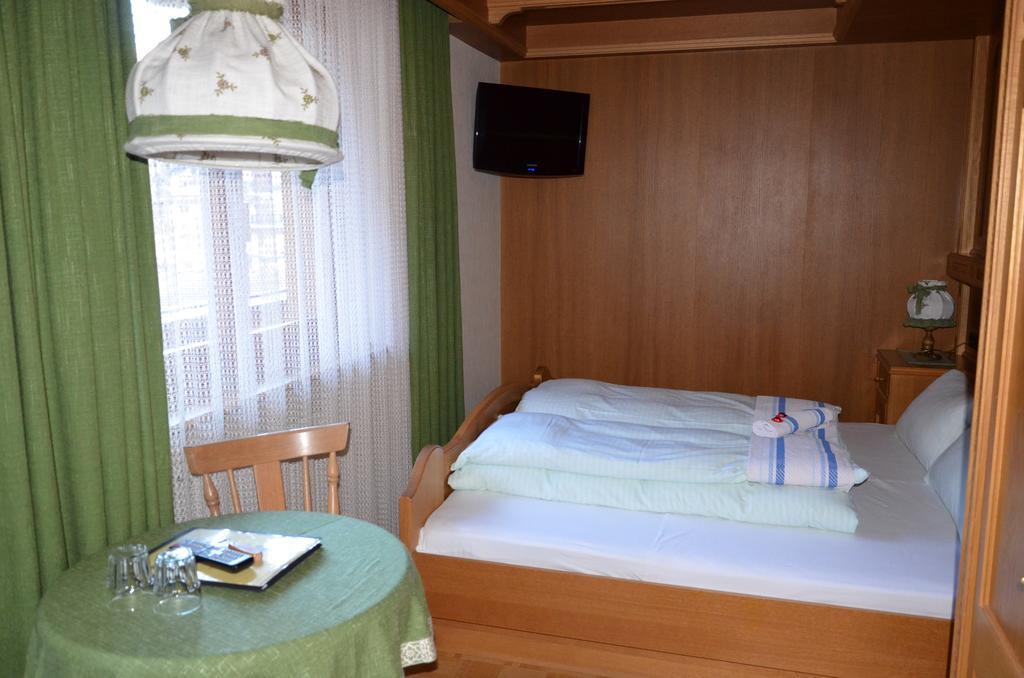Gaestehaus Troppmair Финкенберг Екстериор снимка