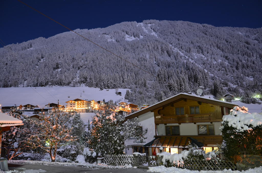Gaestehaus Troppmair Финкенберг Екстериор снимка